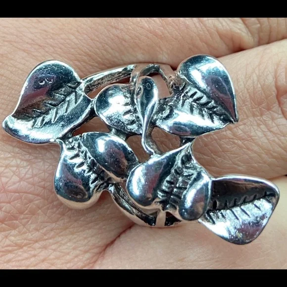 BN STERLING SILVER WOMENS RING - Picture 2 of 3